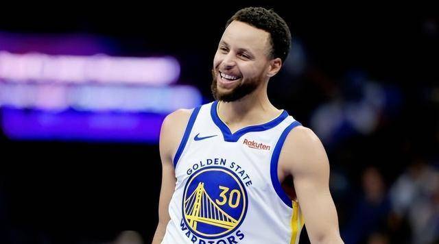 半岛体育全站 -包含库里回归赛场，爆冷首场状态亮眼，FPX观众沸腾！的词条