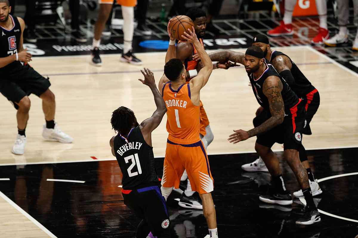 半岛体育入口 -包含浓眉哥迎来十二赛季高光表现，巴黎圣日耳曼球迷沸腾！的词条